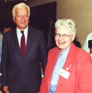 Frau Gail mit Bundespräsident Weizsäcker